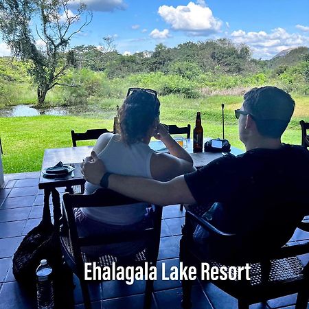 Ehalagala Lake Resort Sigiriya Esterno foto
