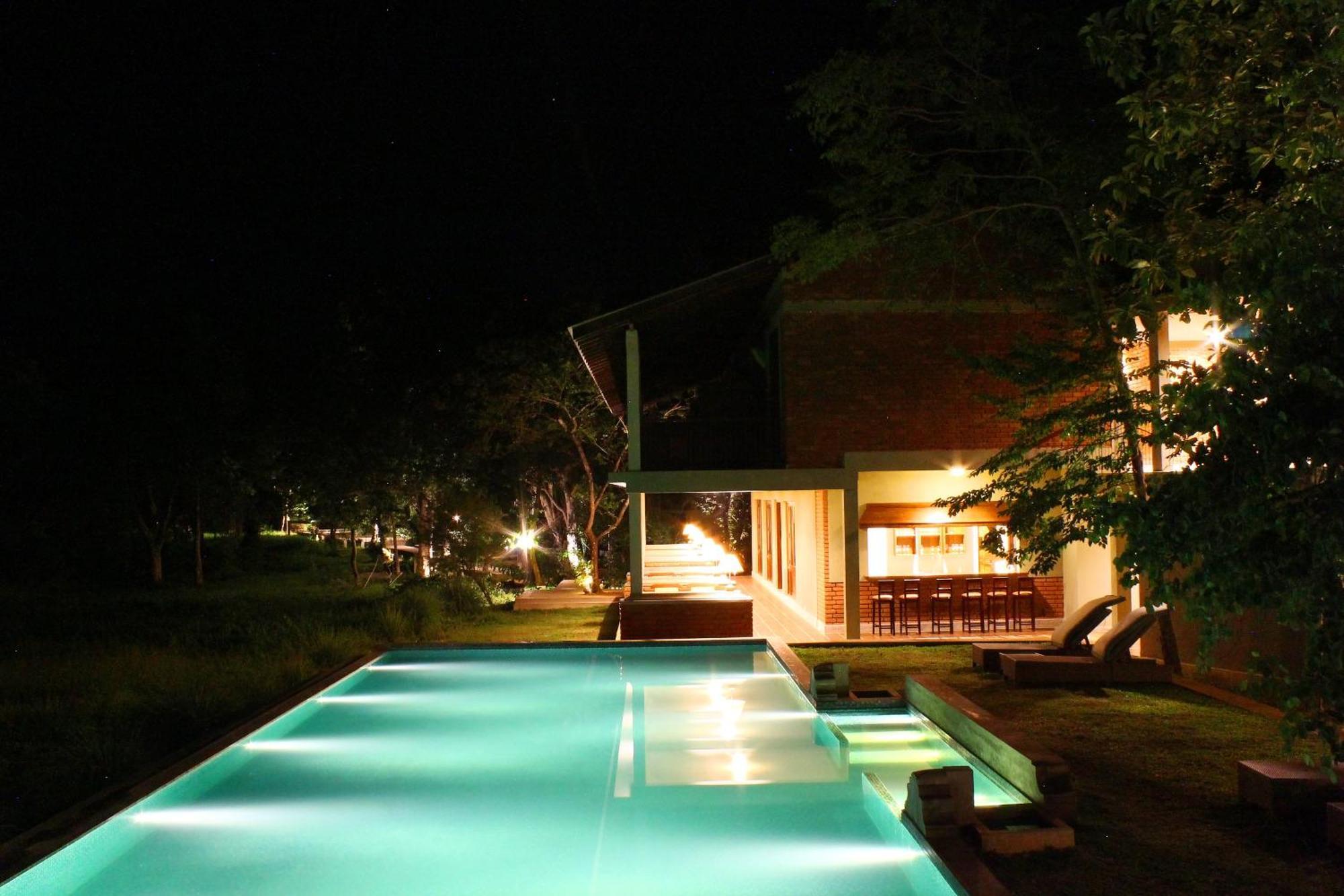 Ehalagala Lake Resort Sigiriya Esterno foto