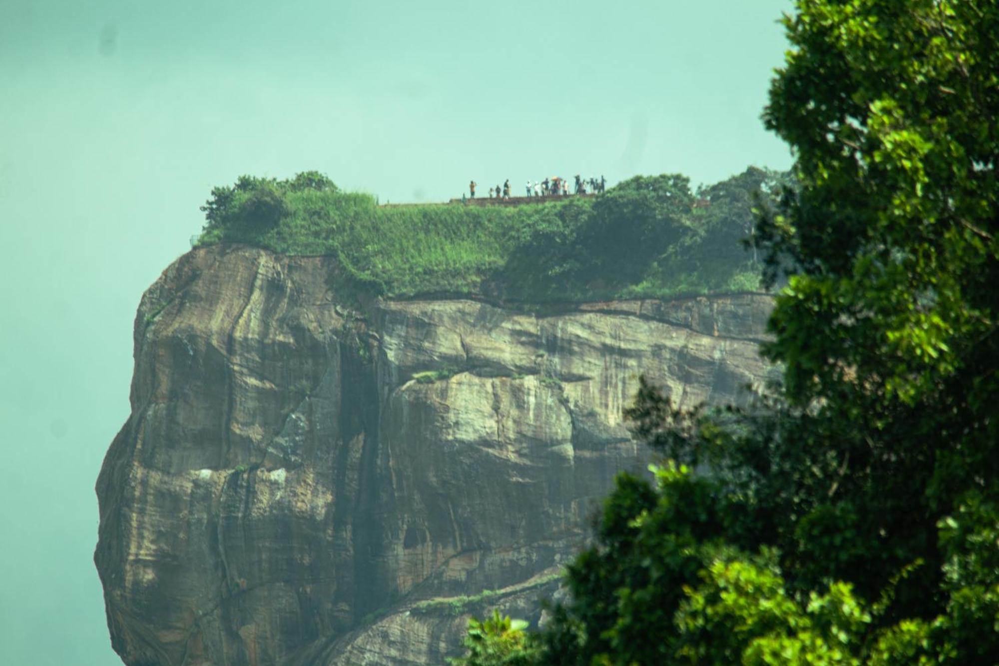 Ehalagala Lake Resort Sigiriya Esterno foto
