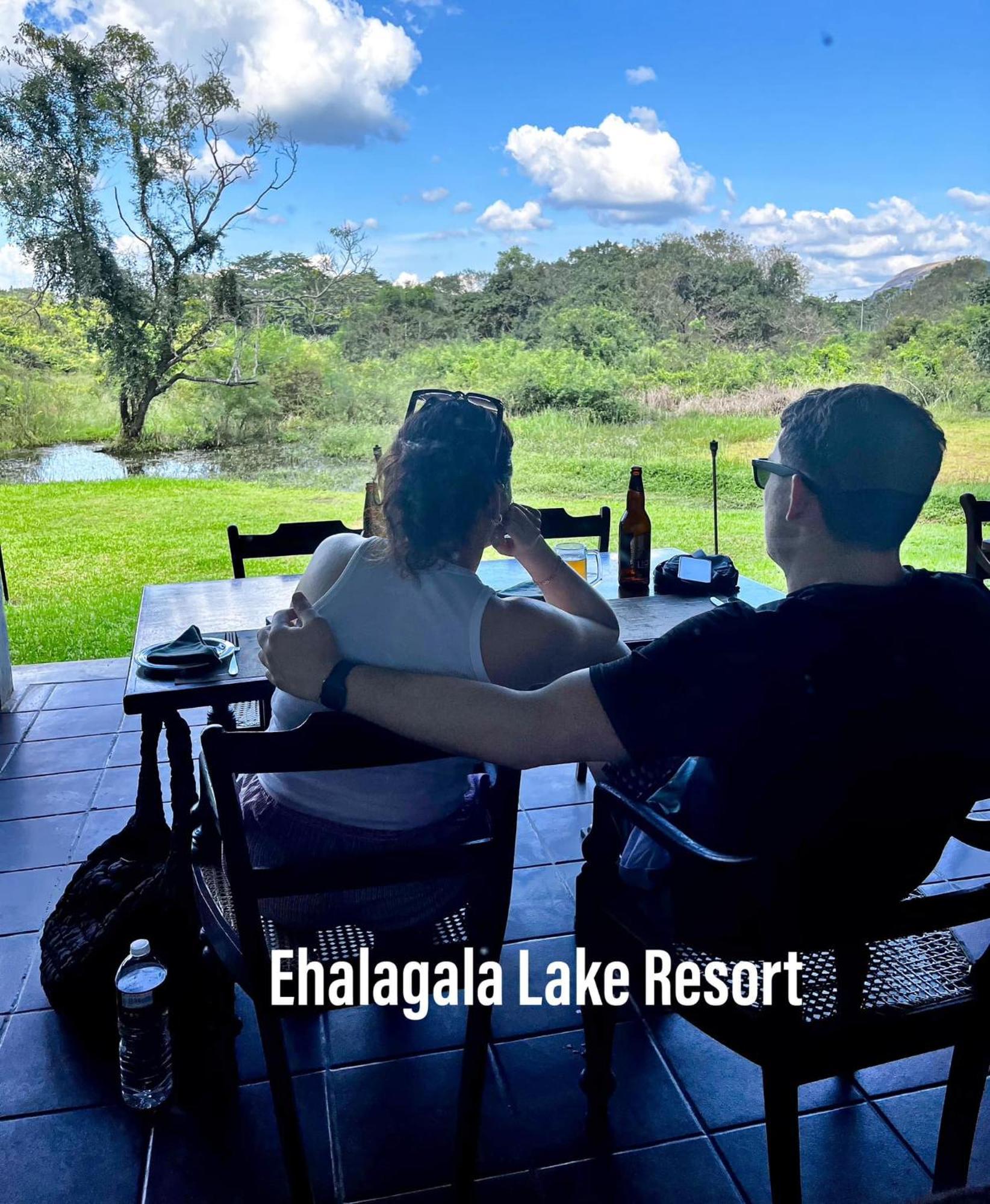 Ehalagala Lake Resort Sigiriya Esterno foto