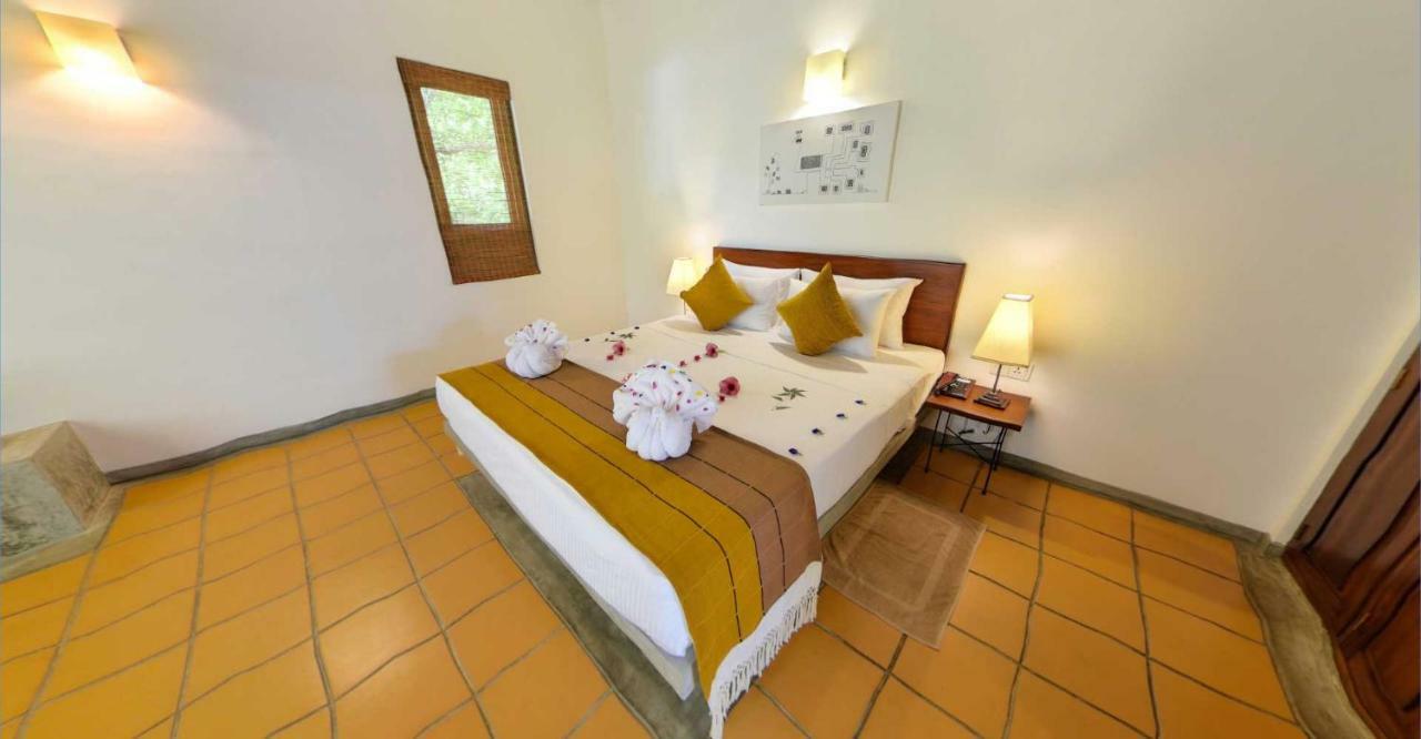 Ehalagala Lake Resort Sigiriya Esterno foto